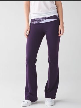 Lululemon “Groove Pant III”, Size 4